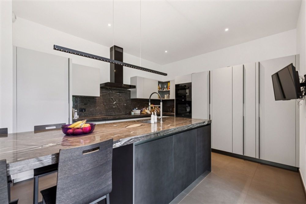 Zeitgenössische Villa im Herzen von Vésenaz - Bild 4