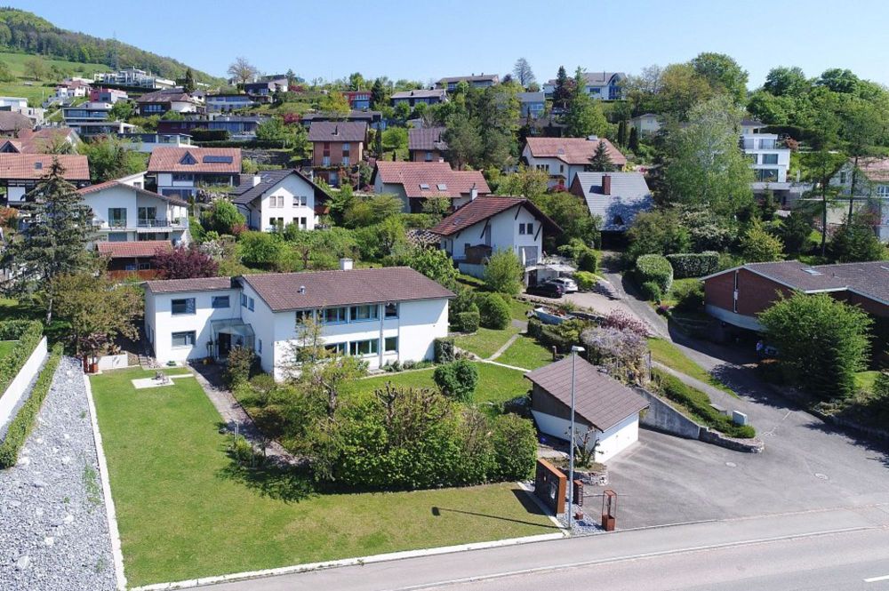 Zweifamilienhaus mit Studio und tollem Garten - Bild 10