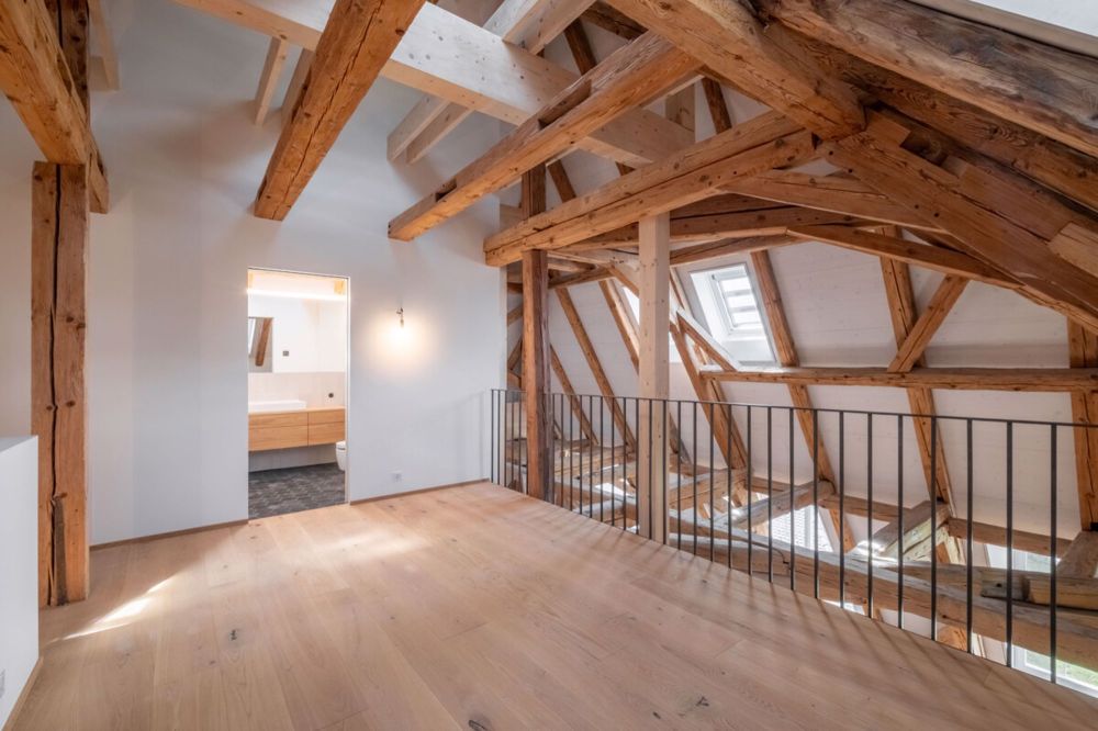 Zizers: Dachloft-Maisonette im Schlossambiente - Bild 3