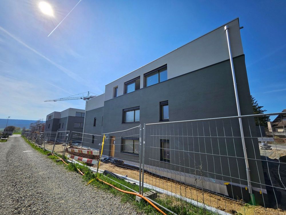 Moderne 4.5-Zimmer-Gartenwohnung in Hallau - Bild 1
