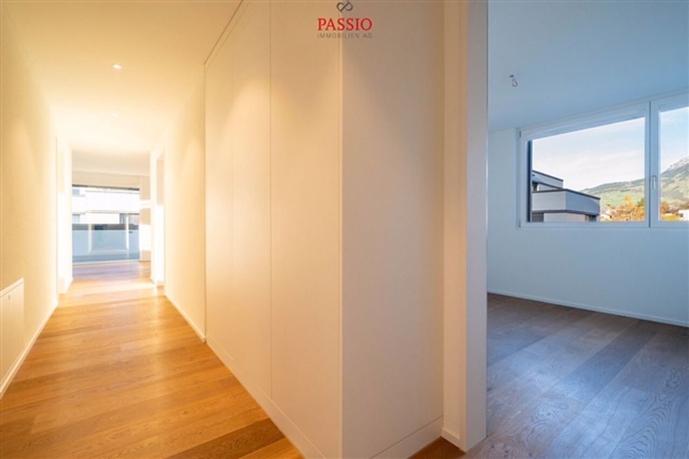 Neuwertige 4½-Zimmerwohnung mit Extra-Komfort in moderner Überbauung - Bild 1