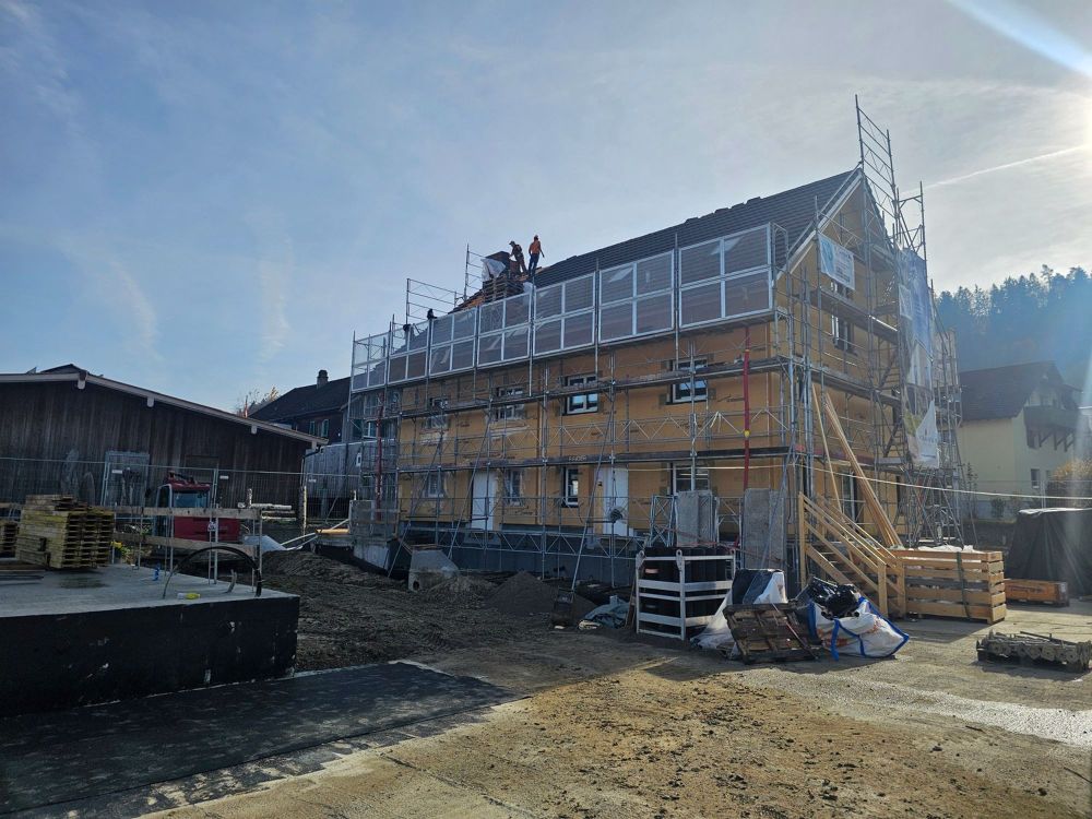 Jetzt besichtigen! – nur 25 Zug-Minuten von Winterthur! Reihen-Einfamilienhaus in naturnaher Lage - Bild 2