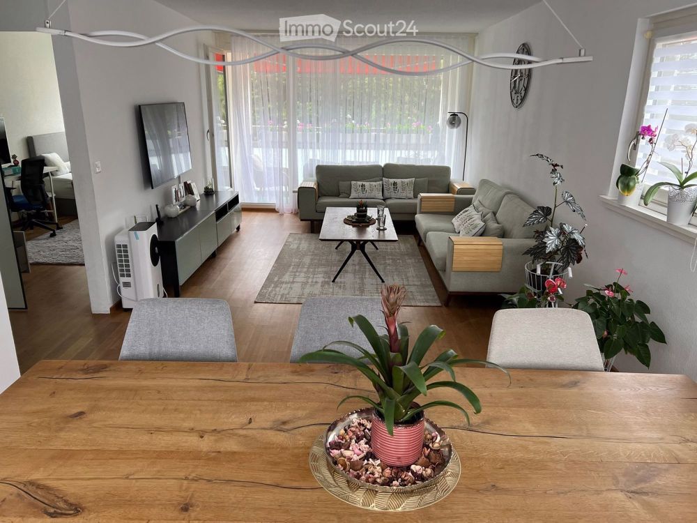 Moderne 5.5-Zimmer-Wohnung mit Balkon und Garage in Bern Bümpliz - Bild 1