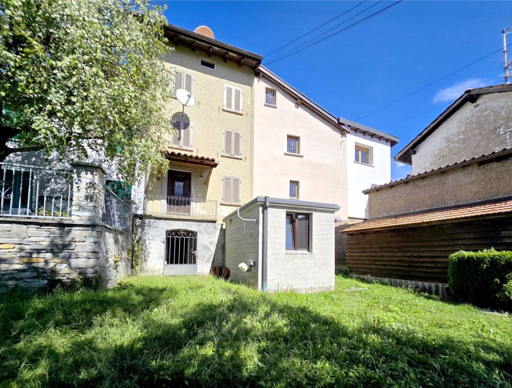 Interessantes Haus 3,5 mit großem Garten und ausgestatteten Außenbereichen. - Bild 2
