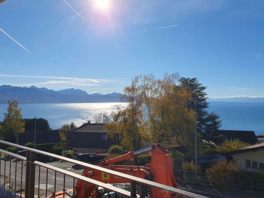 Traumhafter Blick auf den See - mit Balkon und Garten - Bild 10