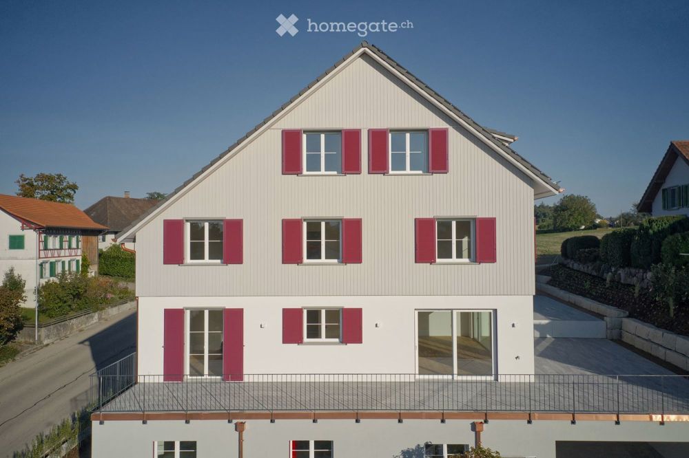 Neubau! Aussen Tradition - innen modern - an sehr sonniger Lage - Bild 3