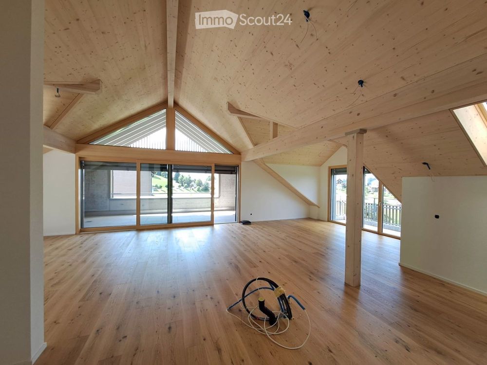 Moderne 5.5-Zimmer-Dachwohnung mit Panoramablick in Schwellbrunn - Bild 2