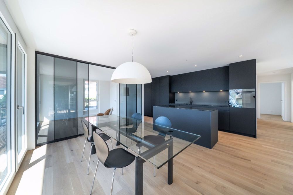 4.5-Zi. Etagenwohnung mit Sonnenterrasse und stilvollem Innenausbau - Bild 1