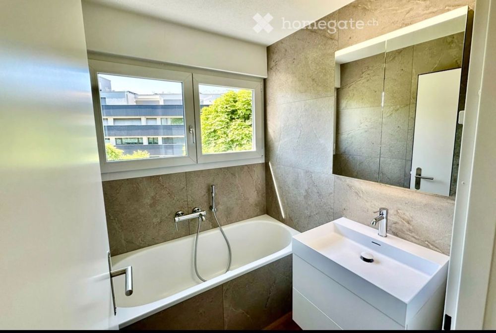 Mitten im Zentrum – erhöht gelegen, mit Seesicht, Weitblick und komplett neu saniert. - Bild 9