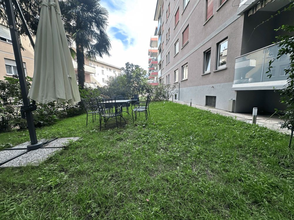 Komplett renoviert mit großem Garten - Bild 2