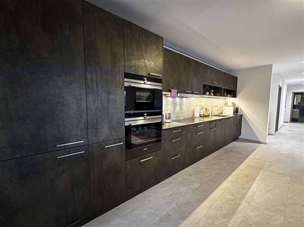 Mit herrlicher Aussicht und in der Nähe von Annehmlichkeiten - Bild 3