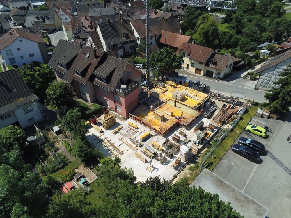 Moderne 3.5-Zimmer-Wohnung mit Panoramablick in Beringen - Bild 1