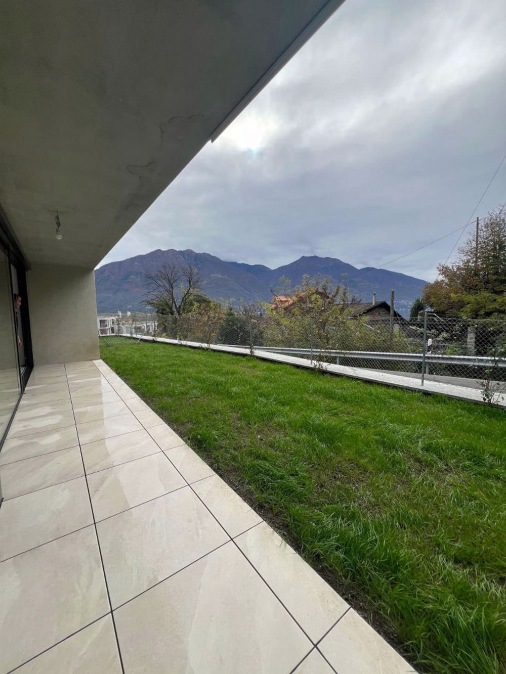 Wohnung mit 3.5 Zimmern und Garten in Tenero - Bild 5