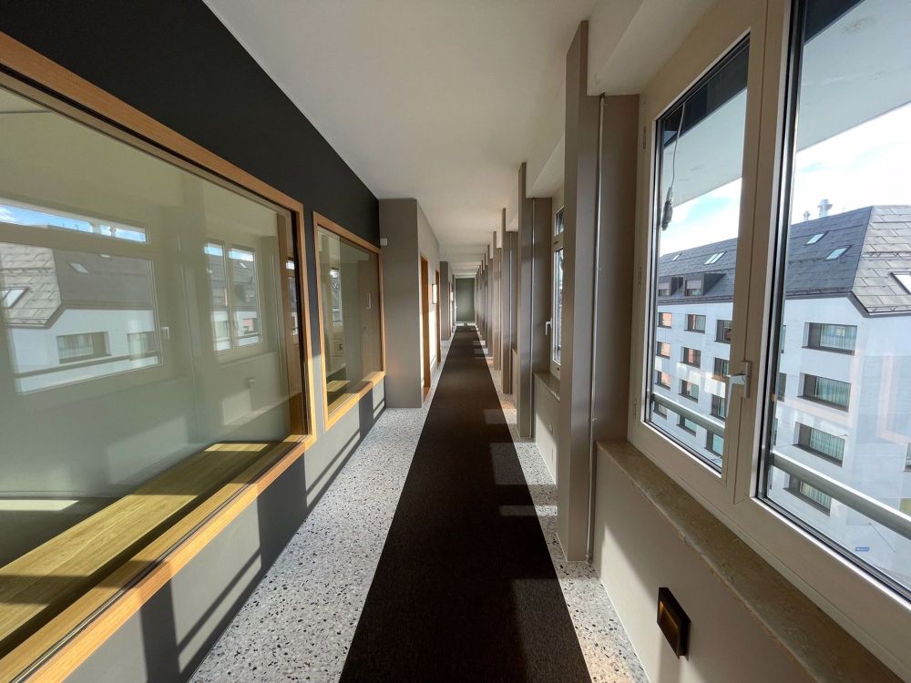 Moderne 2-Zimmerloft mit luxuriösem Balkon im Seefeld - Bild 2