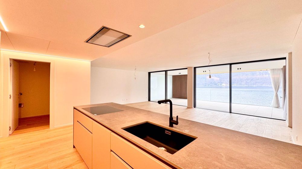 DIRECTLY ON THE LAKE - LUXURIOUS APARTMENTS WITH PRIVATE BEACH - Bild 6