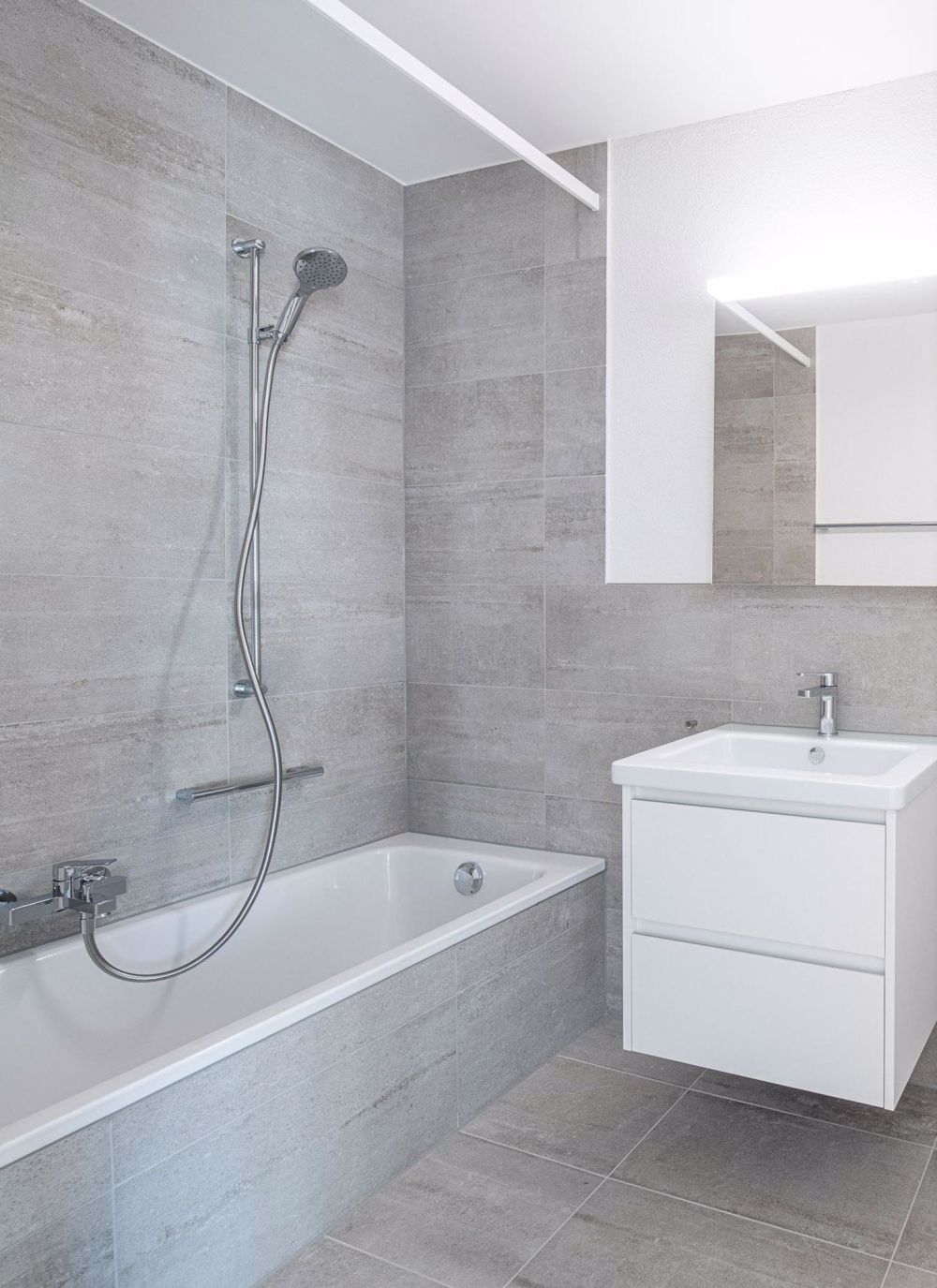 Schöne moderne 3.5 Zimmer-Wohnung in Neuhausen! - Bild 9