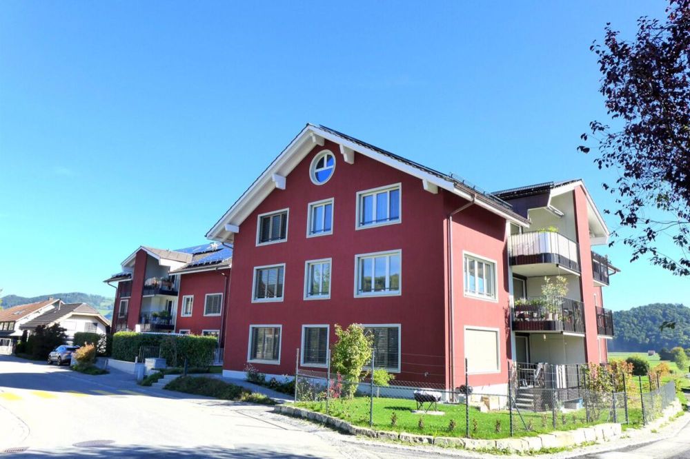 Neuwertige Dachwohnung mit Galerie - Bild 1