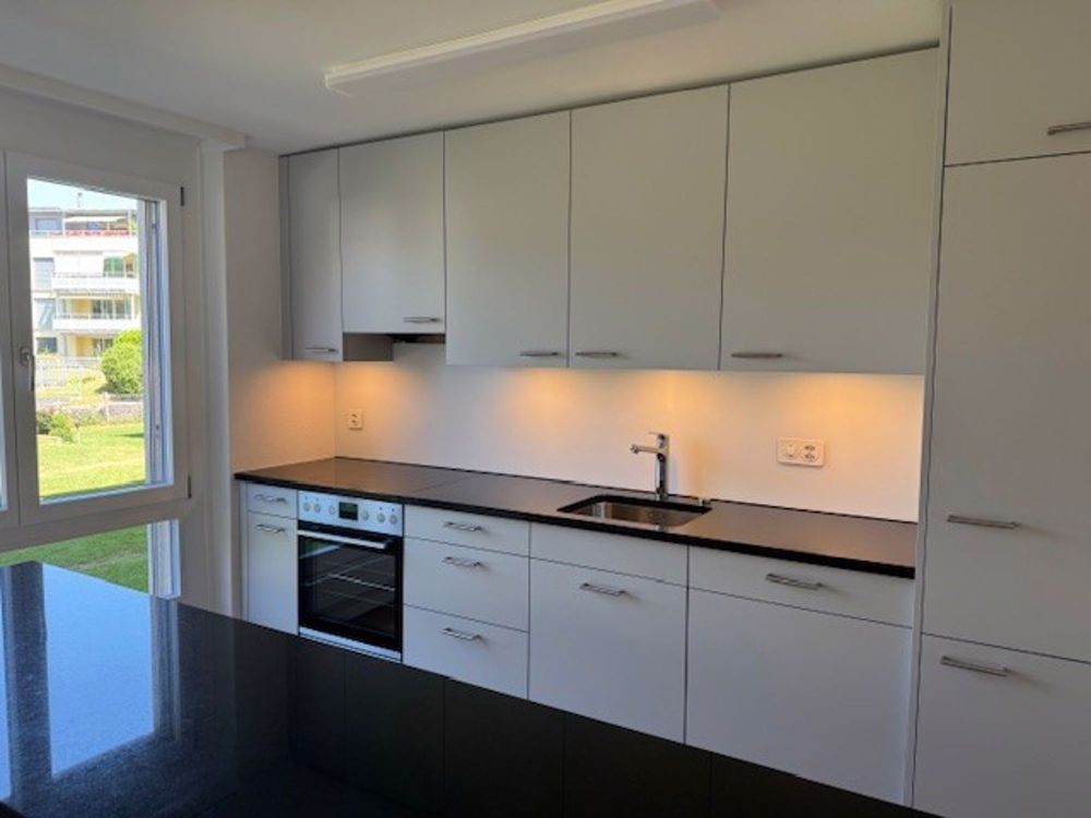Erstvermietung nach Sanierung / 4 -Zimmerwohnung im ruhigen Quartier - Küche