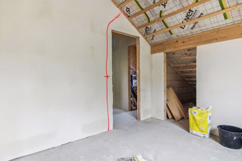 Villa individuelle neuve avec choix des finitions au gré du preneur - Chambre avec réduit / Zimmer mit Reduit / Bedroom with storage