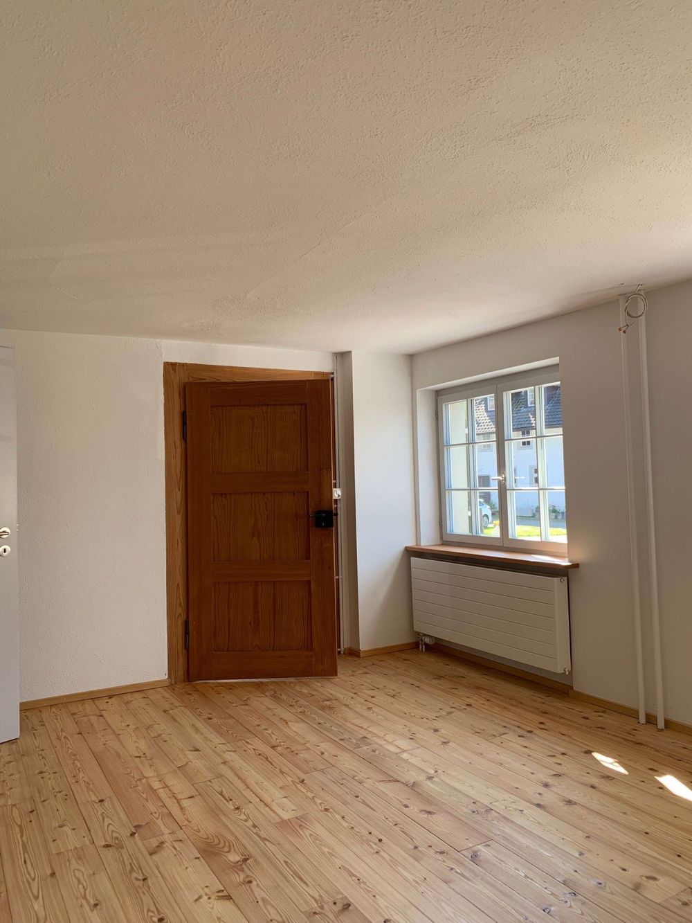 ERSTVERMIETUNG 2.5 Zimmer-Wohnung in historischem Wohnhaus - Bild 1
