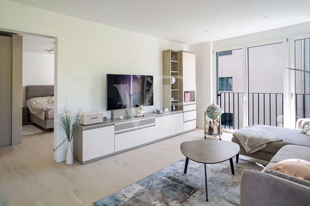 Helle 3.5 Zimmer Wohnung - ein Traum in Weiss und Creme - Wohnzimmer