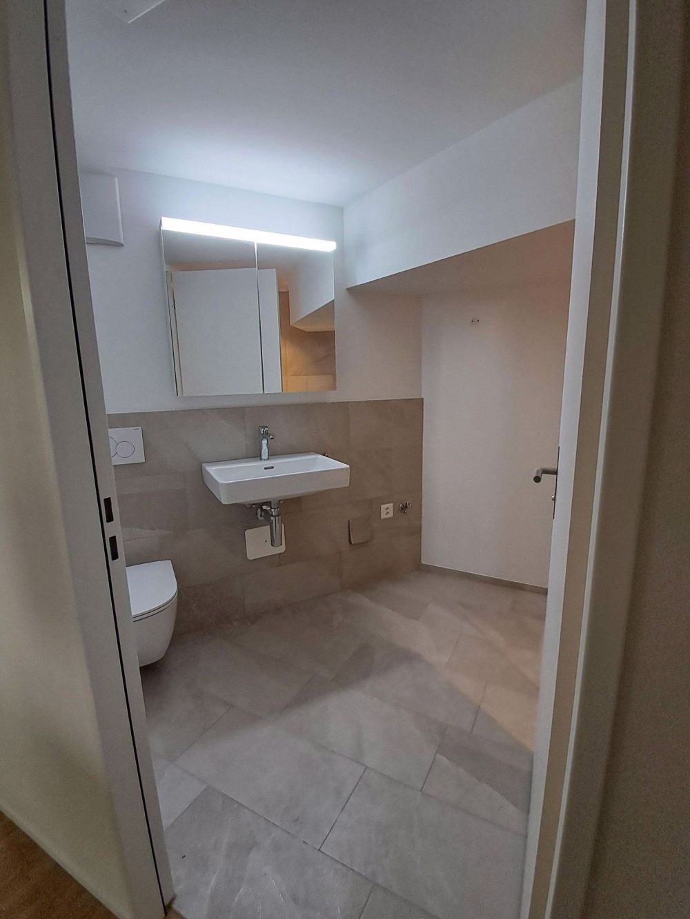 Maisonette - Neubauwohnung (mit Freecooling-System, Erdsonden-Heizung, Photovoltaik-Strom) - Bild 8