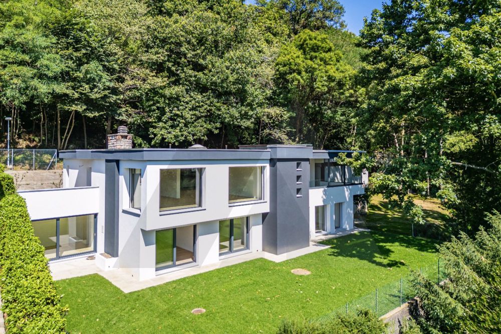 VILLA ULTIMATA IMMERSA NEL VERDE CON VISTA PANORAMICA - Bild 3