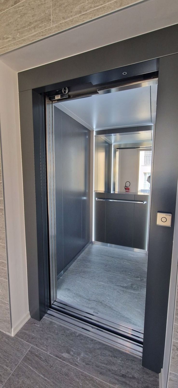 Wunderschöne neue 3,5-Zimmer-Wohnung mit hohem Standard und privatem Garten. - Bild 13