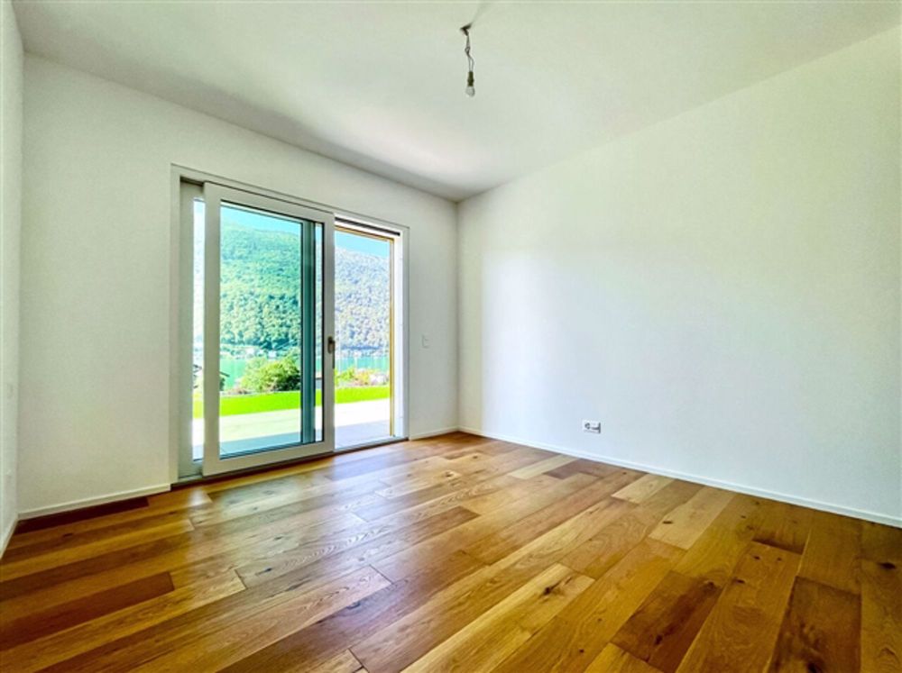 Brusino Arsizio - 4.5-Zimmer-Wohnung mit grossem Garten und Seeblick - Bild 12