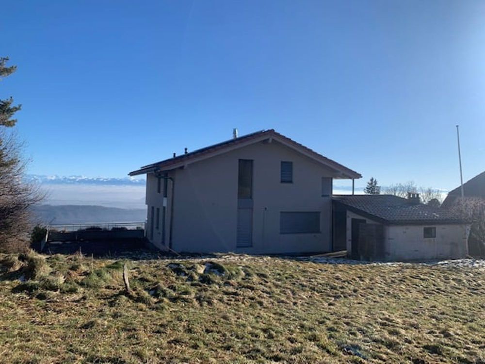 2073 Enges/NE Spacieuse et magnifique villa avec vue et garage double - Bild 2