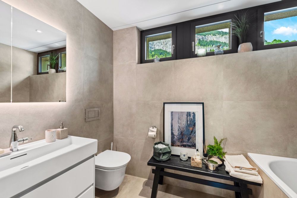 Flims: 3.5-Zimmer-Wohnung mit Raumgefühl, Ruhe und Berglandschaft - EN797_Badezimmer