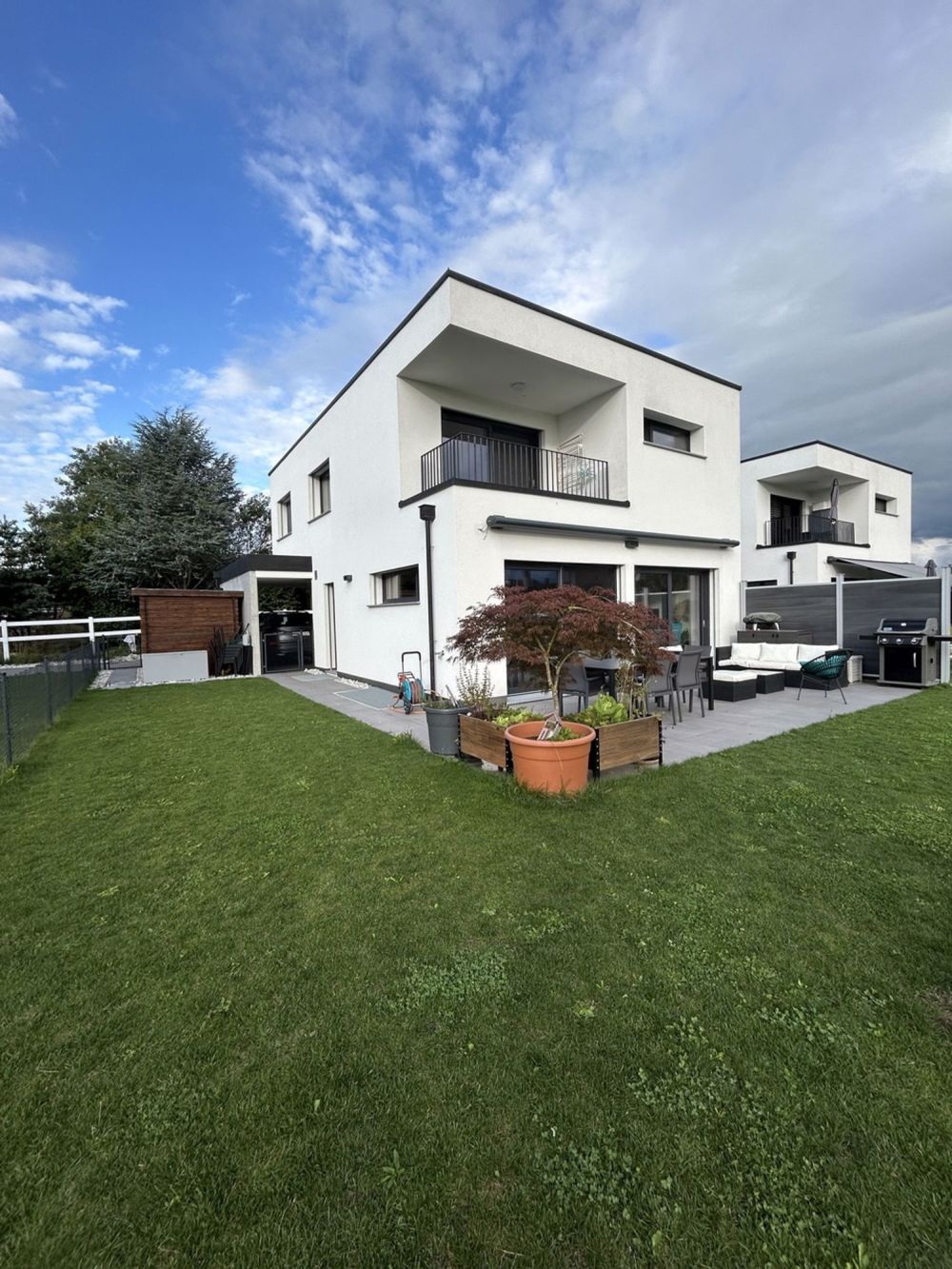 Helles und funktionales neuwertiges Landhaus, abseits der Straße - Bild 1