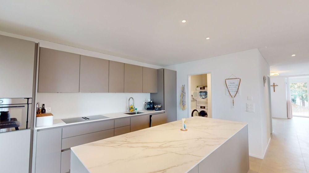 Sehr grosszügiges Haus mit 7.5 Zimmer und über 200m2 Nettowohnfläche - Küche
