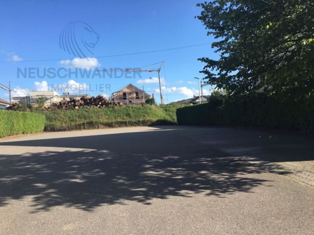 Fidèle clientèle situation parfaite avec 30 places de parc - Bild 1