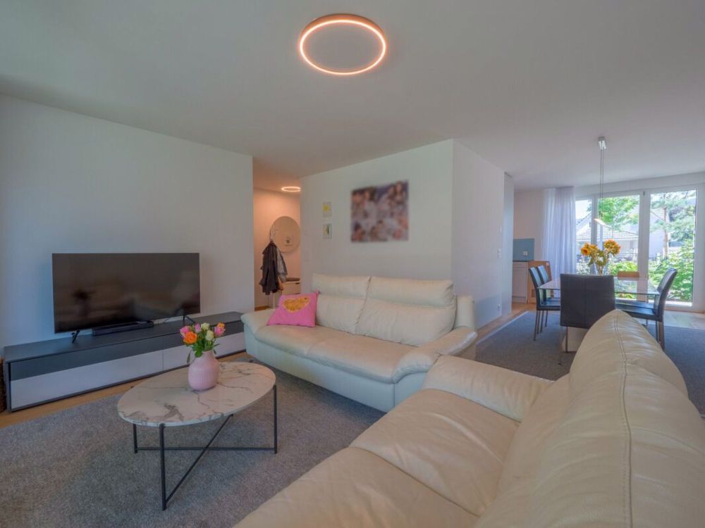 Neuwertige 4.5 Z' Gartenwohnung an zentraler und ruhiger Lage - Bild 4