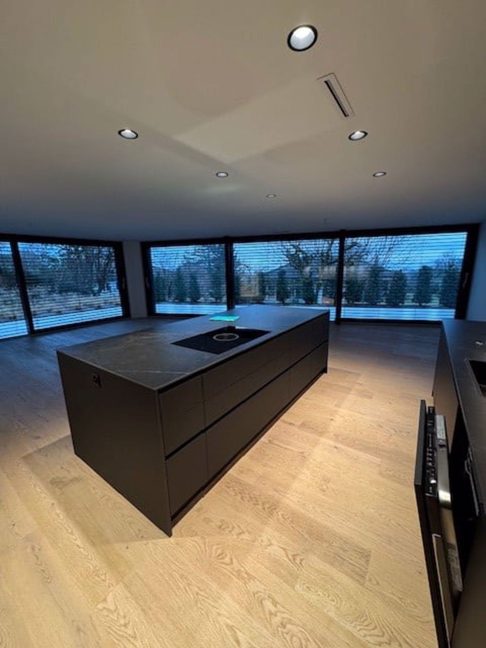 Neubau-Wohnung mit 172m2 Wohnfläche und zwei grossen Bastelräumen/Kellern - Bild 6