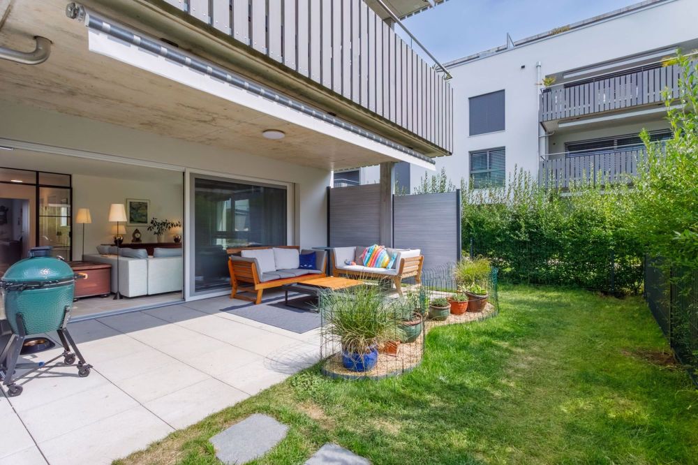 Moderne 3.5-Zimmer-Wohnung mit Garten in Ins - Bild 10