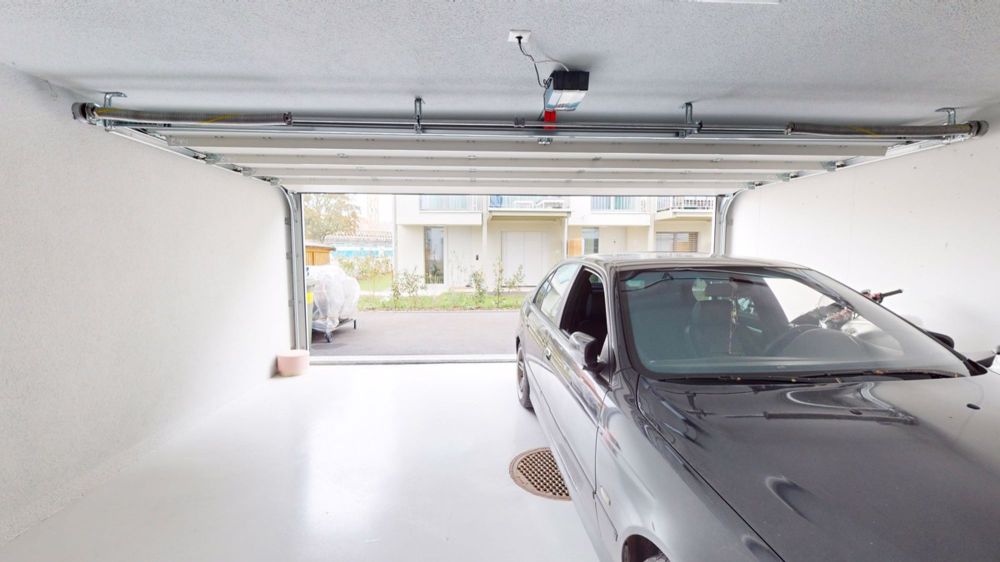 Sehr grosszügiges Haus mit 7.5 Zimmer und über 200m2 Nettowohnfläche - Garage EG