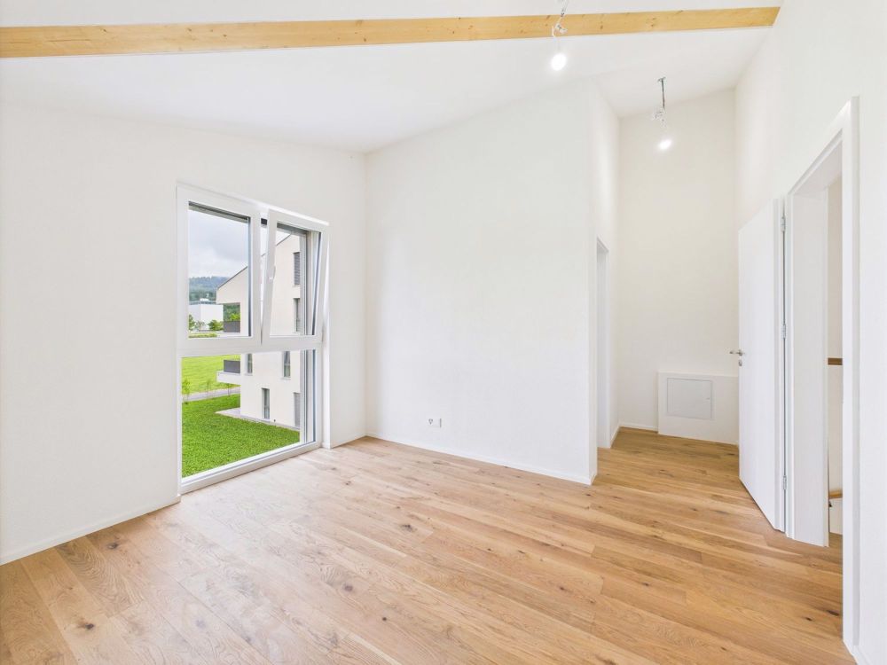 Triplex 4.5 pièces avec entrée privative et jardin – esprit villa à Vallorbe - Bild 3