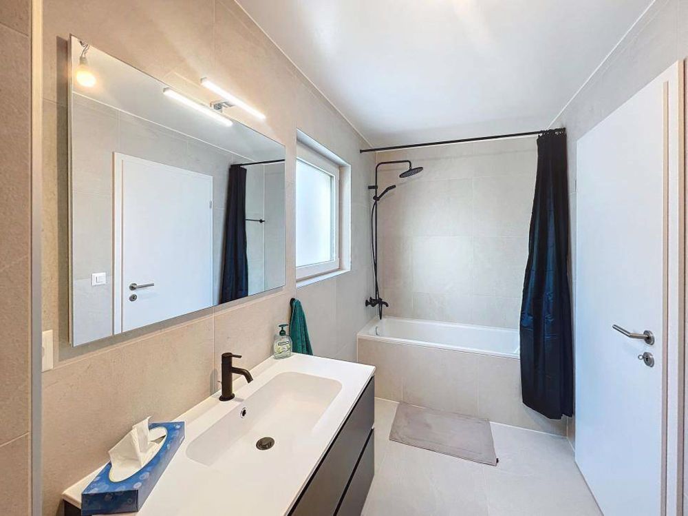 SEHR SELTEN! Schöne moderne 5.5-Zimmer-Villa! - Bild 8