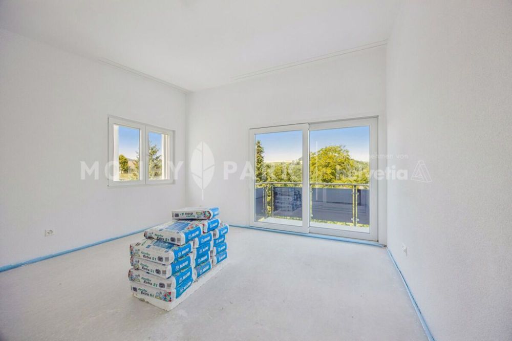 Neubau 6.5-Zimmer-Einfamilienhaus an idyllischer Hanglage - Bild 9