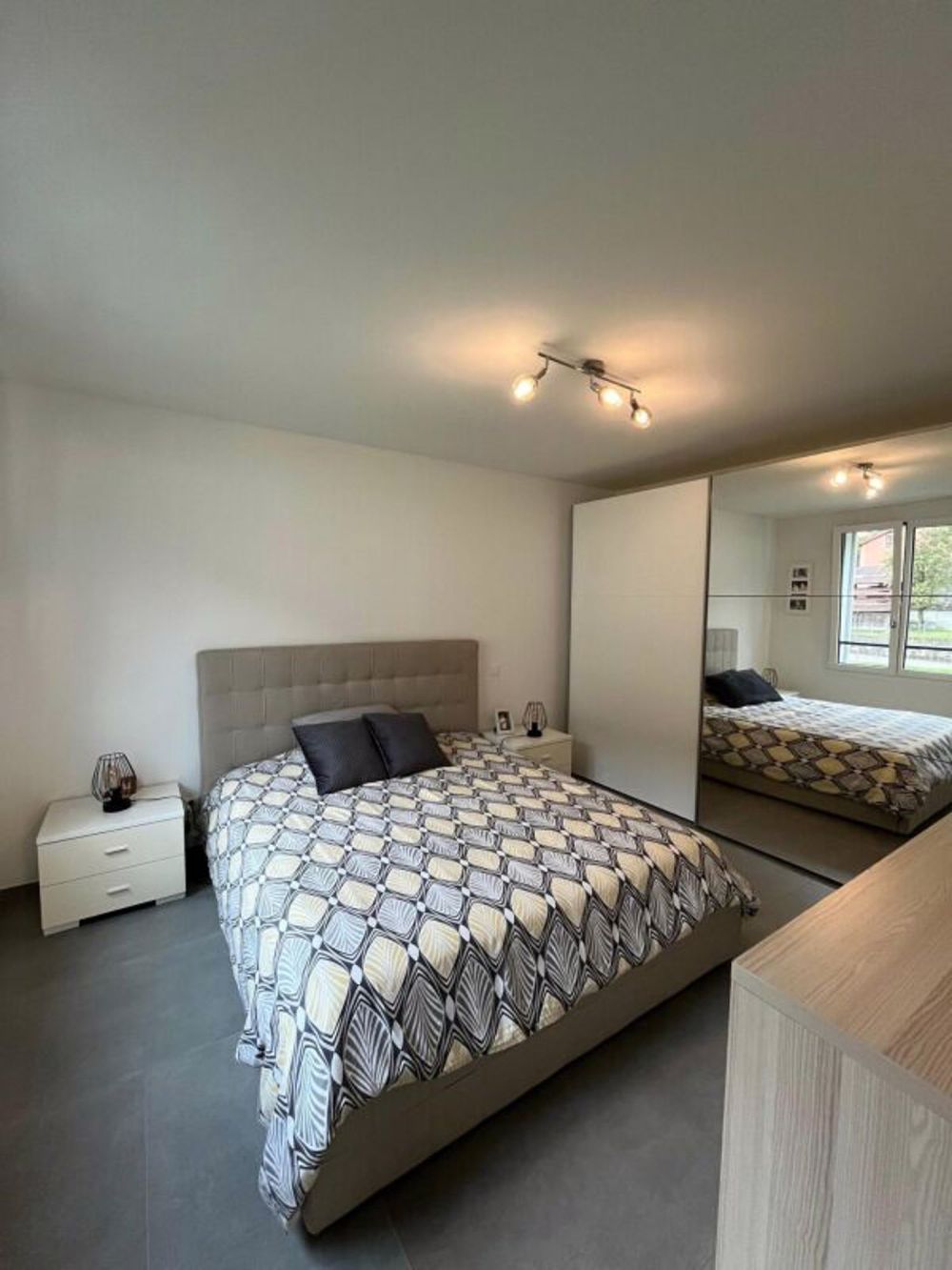 Zum Verkauf steht eine 2.5-Zimmer-Wohnung in Sant'Antonino - Bild 5