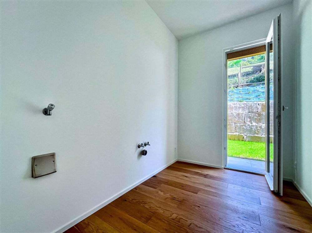 Brusino Arsizio - 4.5-Zimmer-Wohnung mit grossem Garten und Seeblick - Bild 8