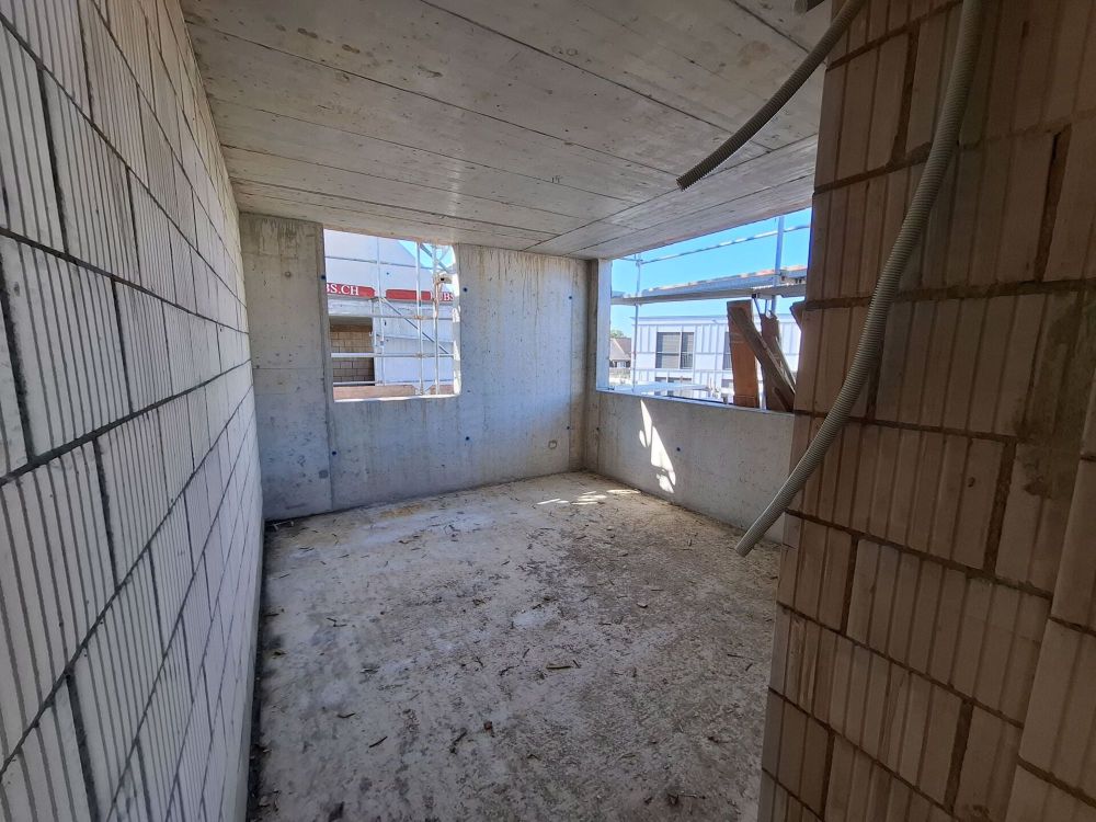 6 1/2-Zimmer-Doppeleinfamilienhaus mit nutzbarer Landfläche - Bild 3