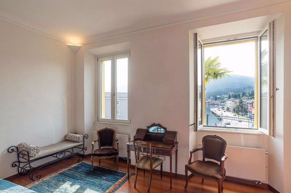 PONTE TRESA – SEEBLICK, ZWEI SCHRITE VOM BAHNHOF UND VON DER GRENZE ZU ITALIEN - Bild 7