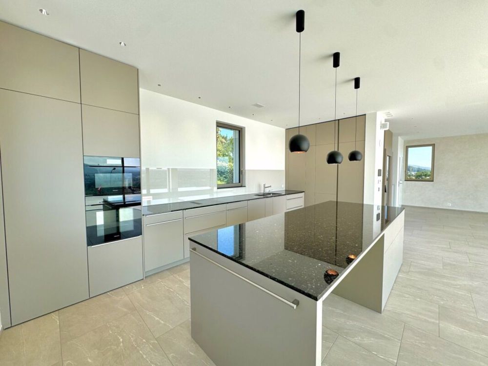 Traumhaus mit moderner Technik, Solaranlage und spektakulärer Terrasse mit Bergblick - Bild 7