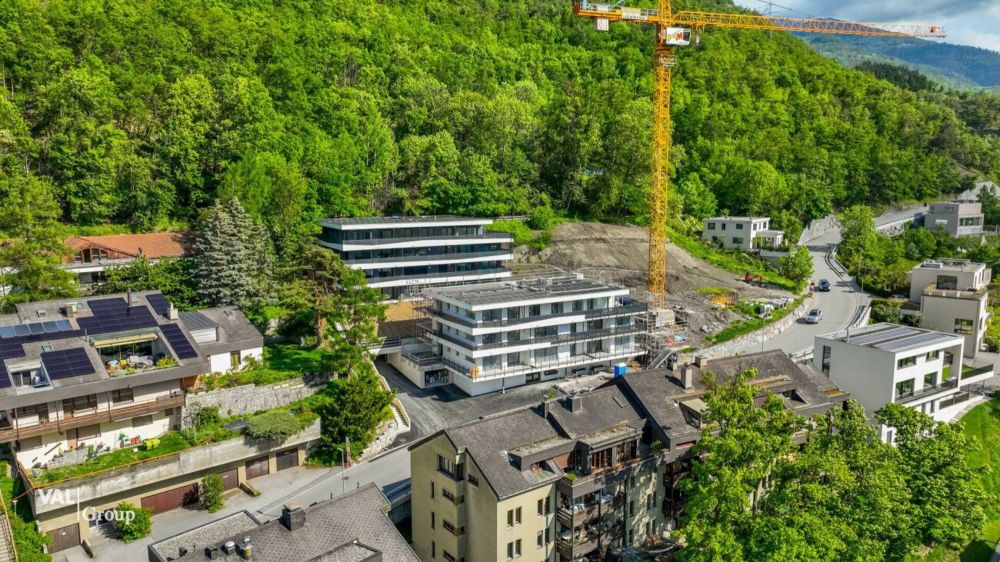 Direkt bezugsbereit: 3.5 Zimmer Neubauwohnung an schöner erhöhter Lage - Bild 1