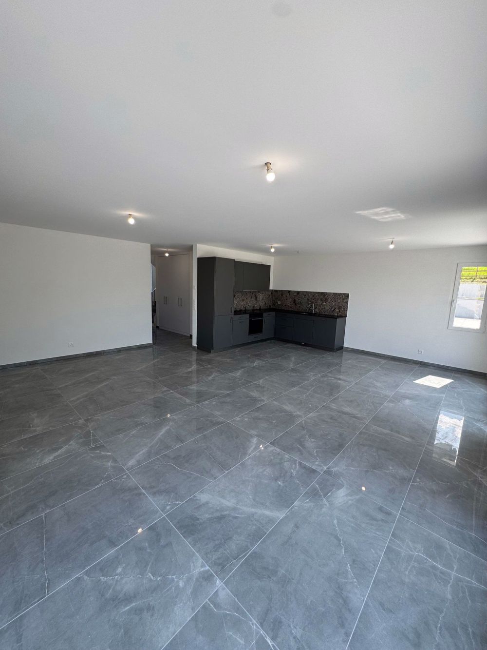 Zwei Schritte vom See entfernt: Neues Reihenhaus mit 5,5 Zimmern und Blick auf den Genfersee! - Bild 6