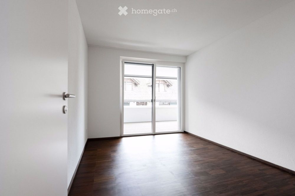 Moderne 4.5-Zimmer-Wohnung in Neubau mit Balkon und Aufzug - Bild 5