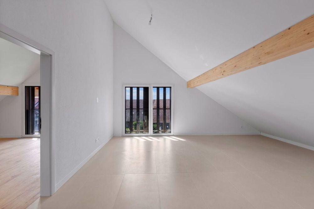 Eleganz von einst und moderner Komfort für diese 4,5-Zimmer-Wohnung in einem denkmalgeschützten Gebäude - Bild 4